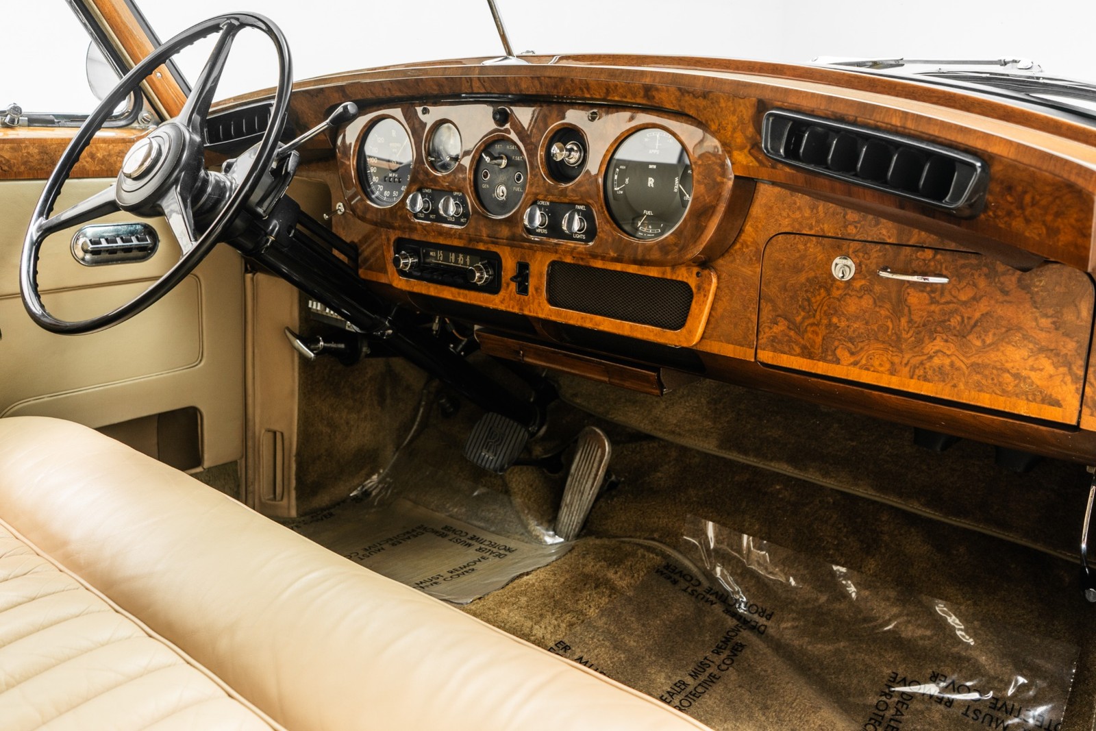 Rolls-Royce-Silver-Cloud-II-1960-Sedan-13