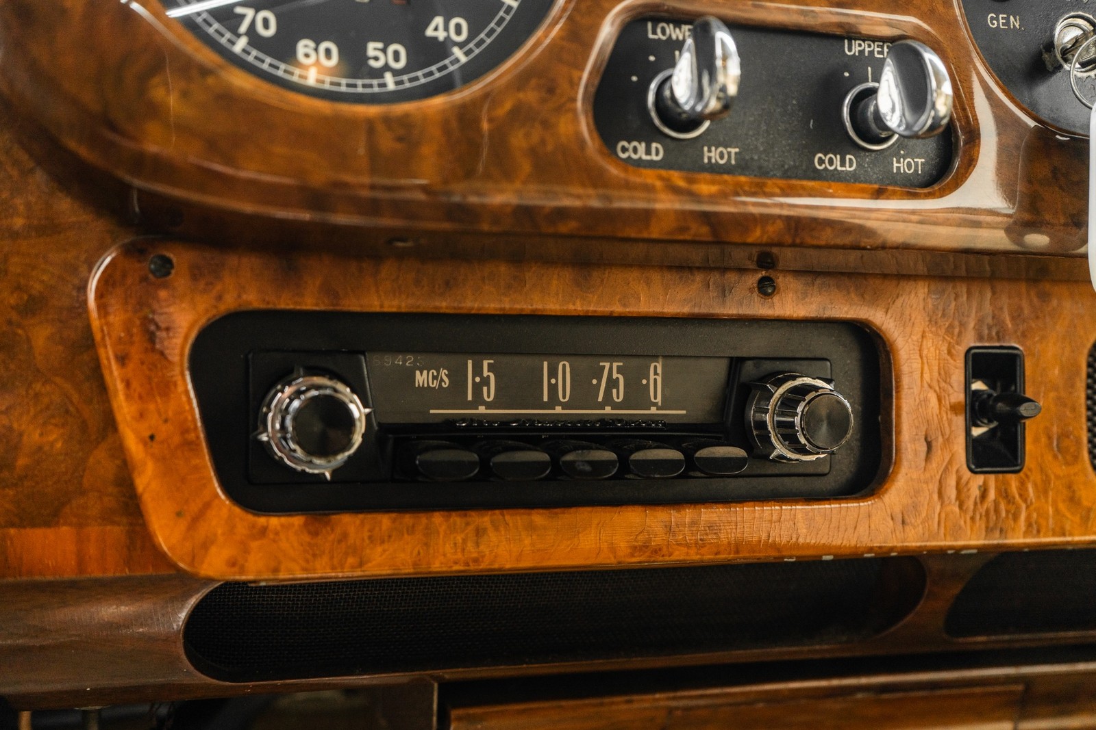 Rolls-Royce-Silver-Cloud-II-1960-Sedan-16