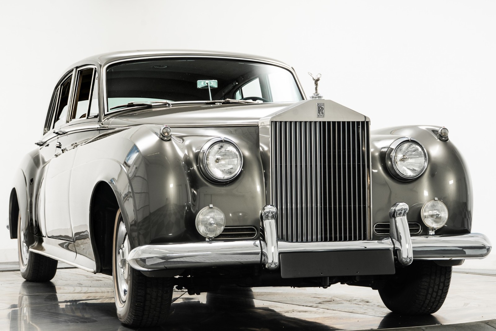 Rolls-Royce-Silver-Cloud-II-1960-Sedan-2