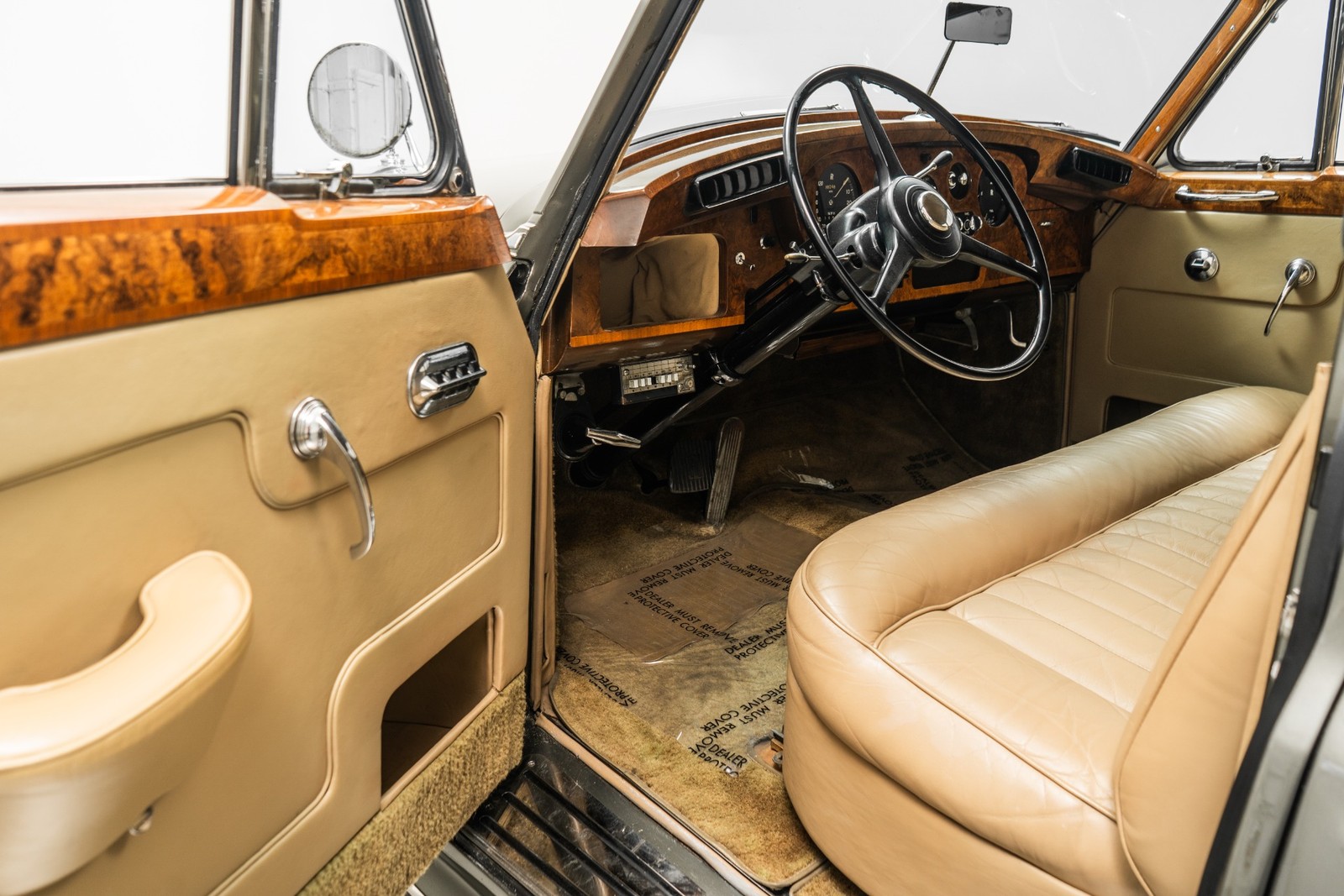 Rolls-Royce-Silver-Cloud-II-1960-Sedan-22