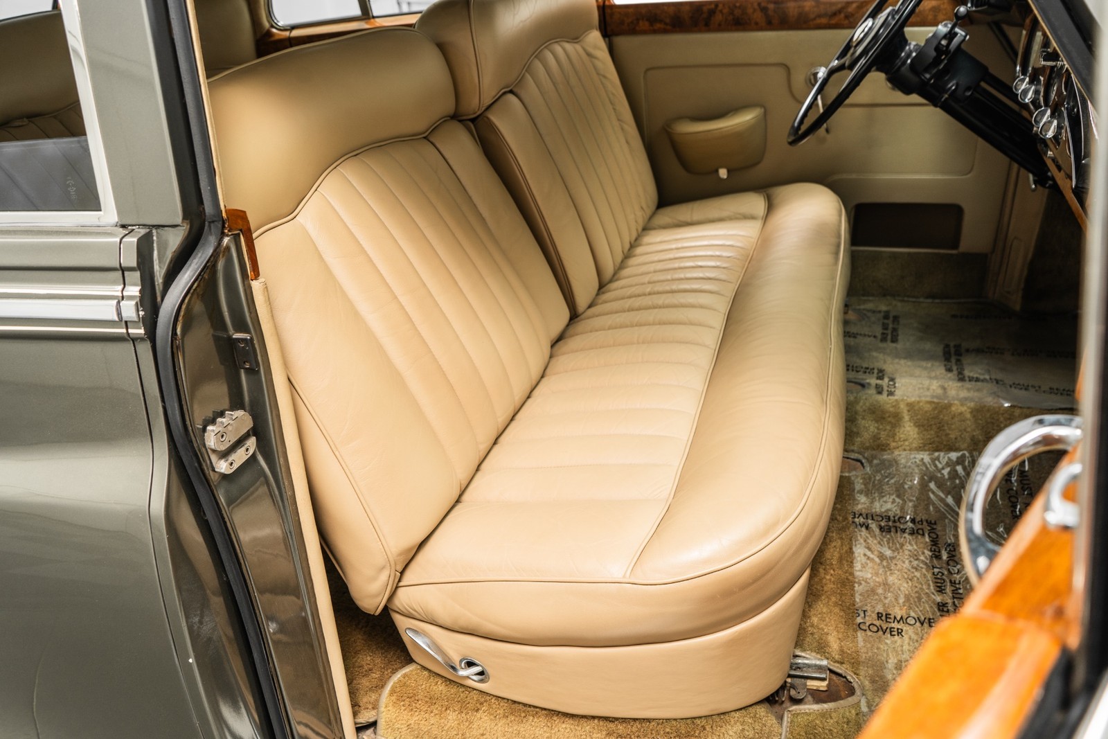 Rolls-Royce-Silver-Cloud-II-1960-Sedan-24