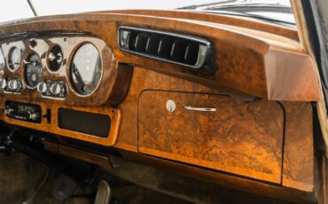 Rolls-Royce-Silver-Cloud-II-1960-Sedan-26