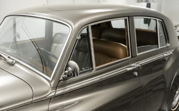 Rolls-Royce-Silver-Cloud-II-1960-Sedan-30