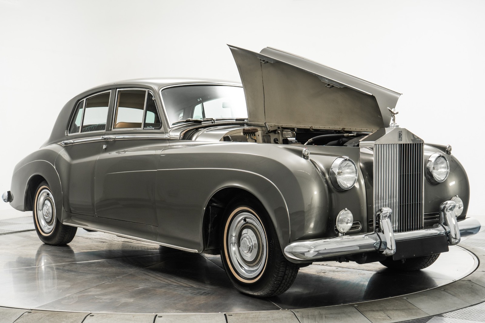 Rolls-Royce-Silver-Cloud-II-1960-Sedan-32