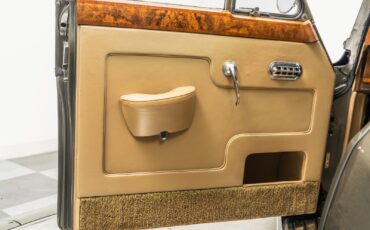 Rolls-Royce-Silver-Cloud-II-1960-Sedan-34