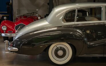 Rolls-Royce-Silver-Dawn-Lightweight-H.J.-Mulliner-1955-4-Door-Sedan-1