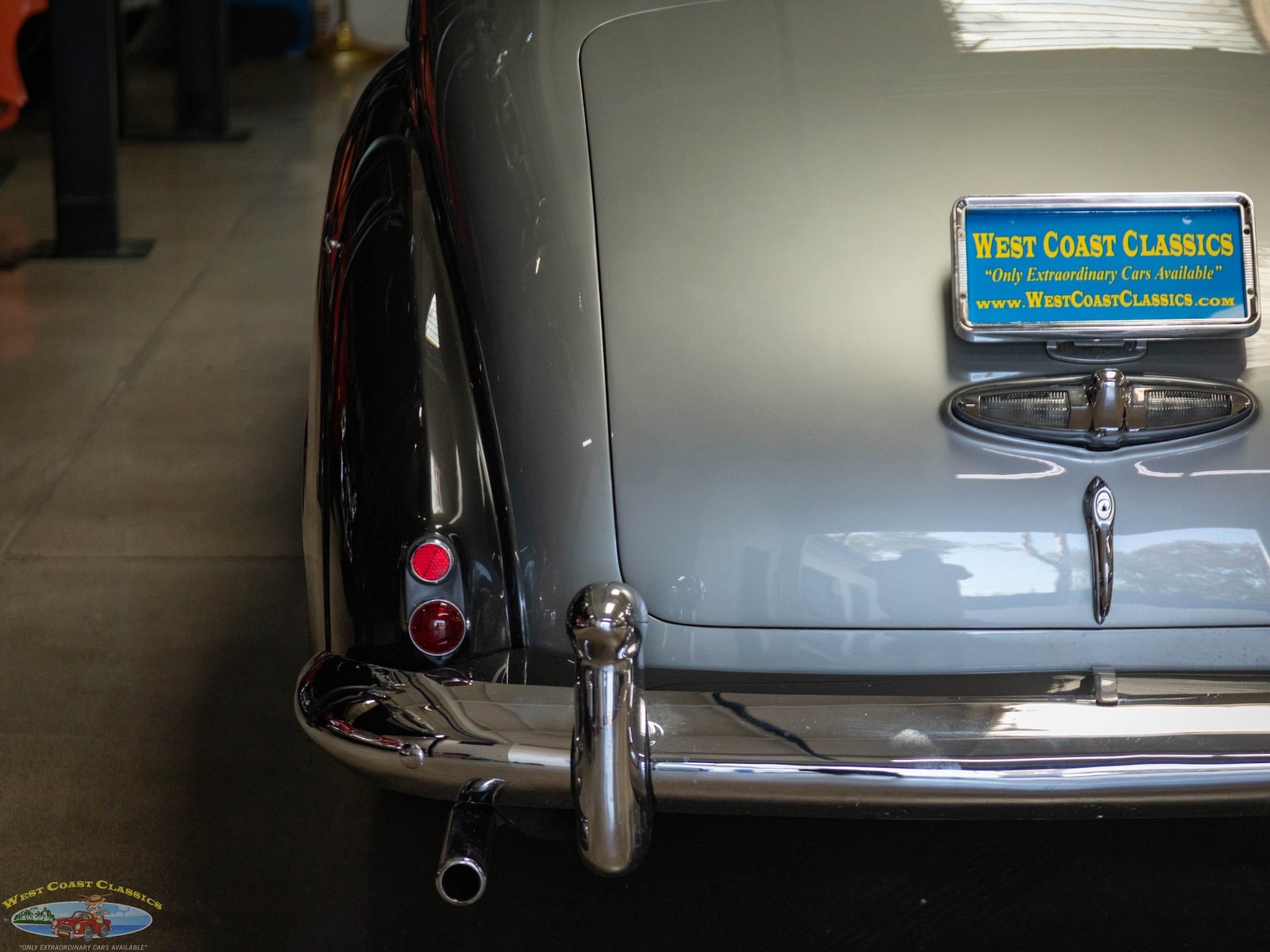 Rolls-Royce-Silver-Dawn-Lightweight-H.J.-Mulliner-1955-4-Door-Sedan-19