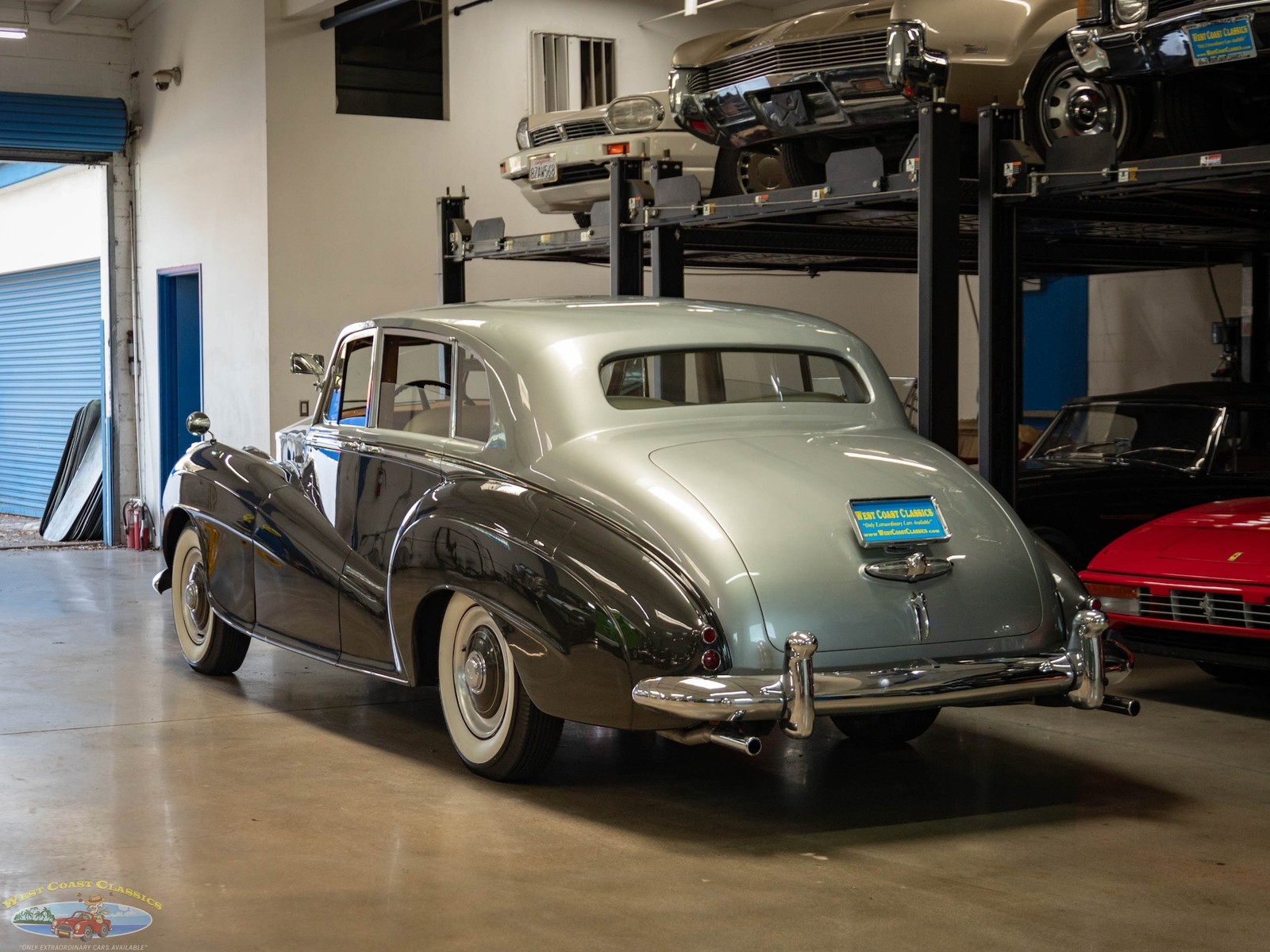 Rolls-Royce-Silver-Dawn-Lightweight-H.J.-Mulliner-1955-4-Door-Sedan-22