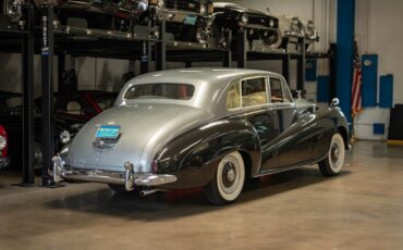 Rolls-Royce-Silver-Dawn-Lightweight-H.J.-Mulliner-1955-4-Door-Sedan-25