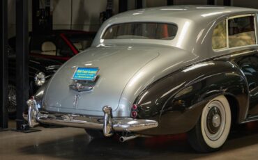 Rolls-Royce-Silver-Dawn-Lightweight-H.J.-Mulliner-1955-4-Door-Sedan-26