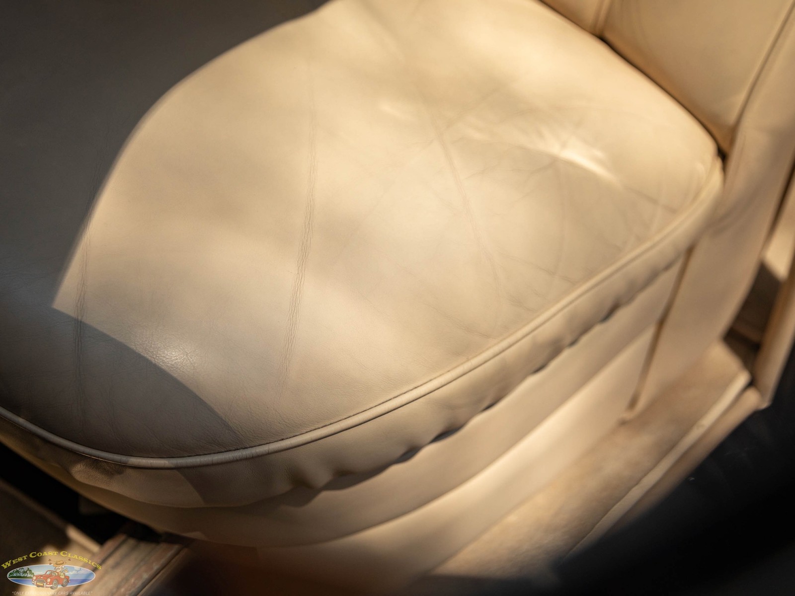 Rolls-Royce-Silver-Dawn-Lightweight-H.J.-Mulliner-1955-4-Door-Sedan-29