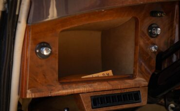 Rolls-Royce-Silver-Dawn-Lightweight-H.J.-Mulliner-1955-4-Door-Sedan-34