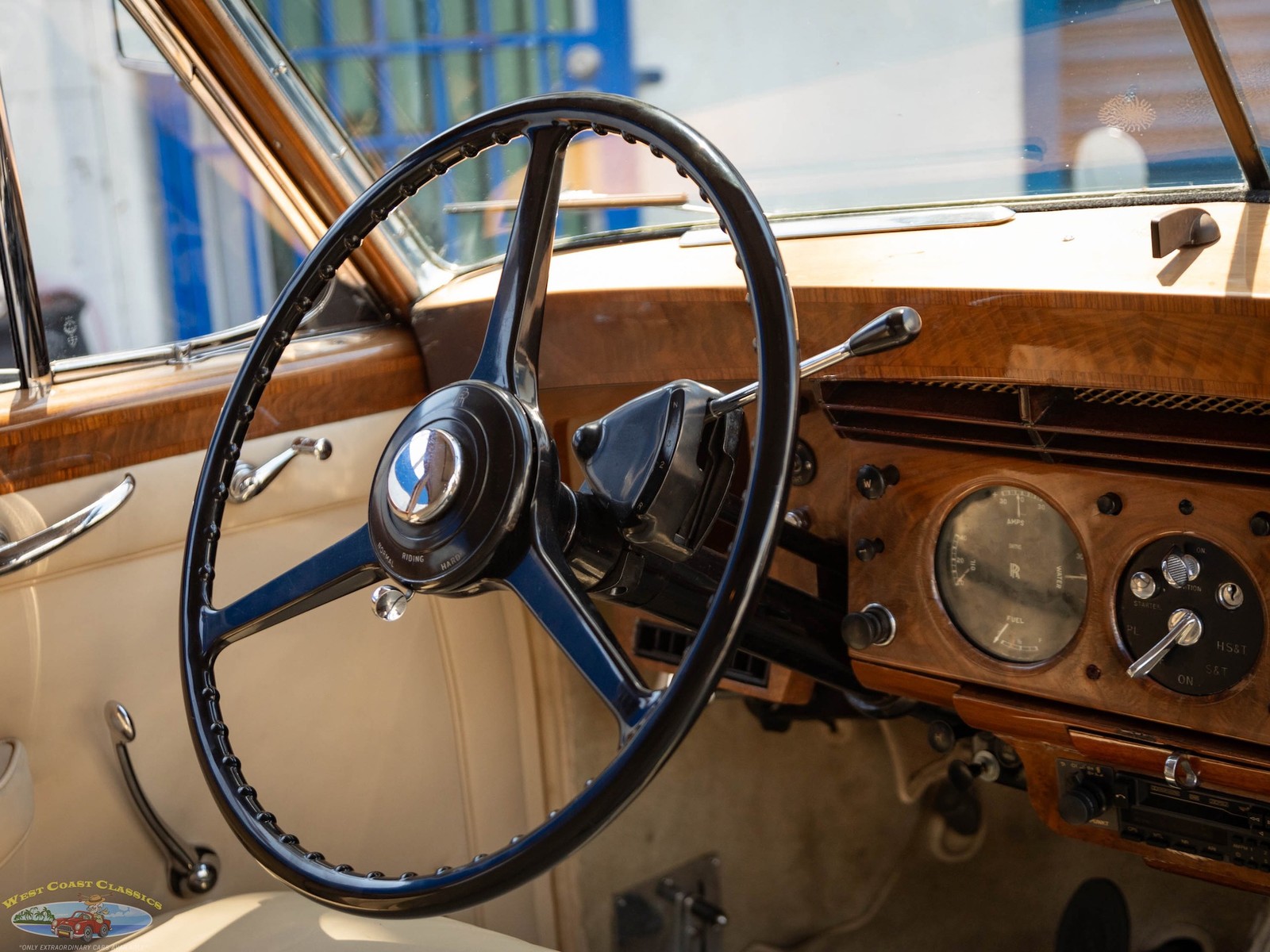 Rolls-Royce-Silver-Dawn-Lightweight-H.J.-Mulliner-1955-4-Door-Sedan-36