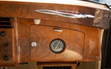 Rolls-Royce-Silver-Dawn-Lightweight-H.J.-Mulliner-1955-4-Door-Sedan-38