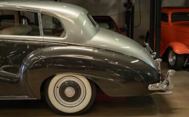 Rolls-Royce-Silver-Dawn-Lightweight-H.J.-Mulliner-1955-4-Door-Sedan-7
