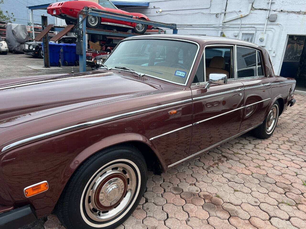 Rolls-Royce-Silver-Shadow-1980-Sedan-12