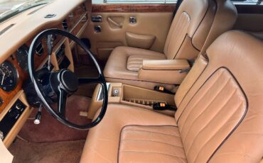 Rolls-Royce-Silver-Shadow-1980-Sedan-14