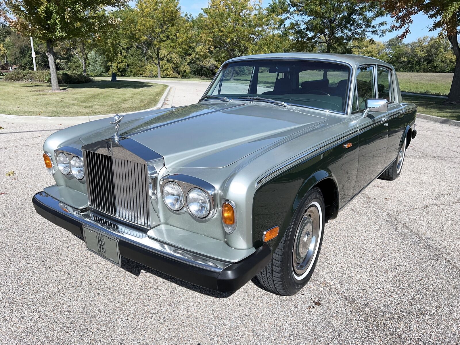 Rolls-Royce-Silver-Shadow-II-1979-2