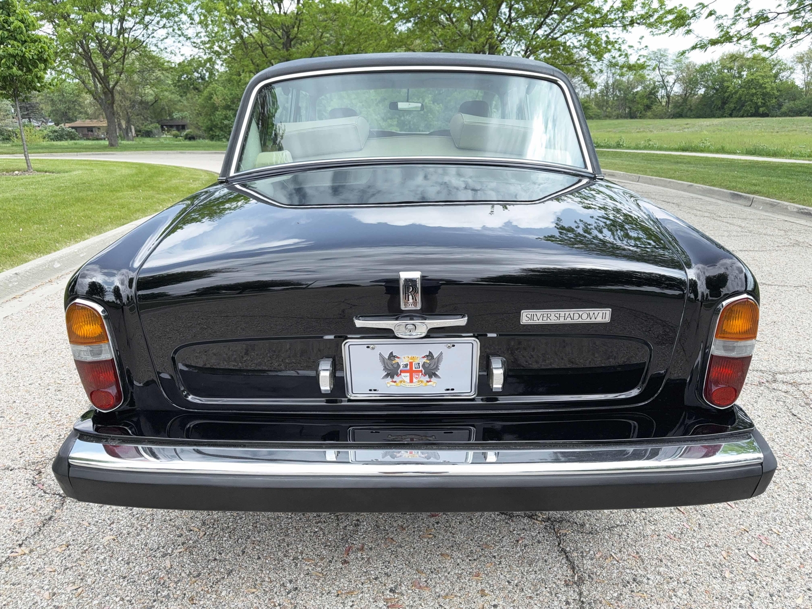 Rolls-Royce-Silver-Shadow-II-1979-Sedan-13