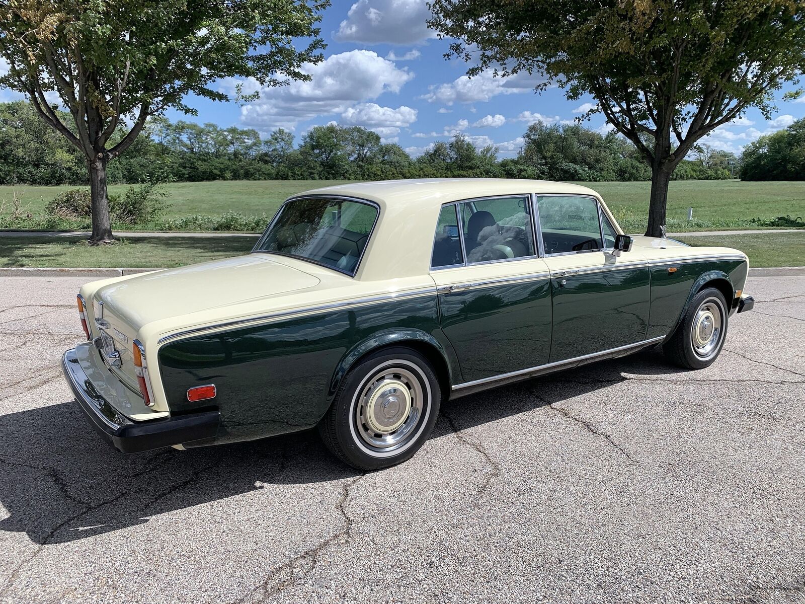 Rolls-Royce-Silver-Shadow-II-1979-Sedan-15
