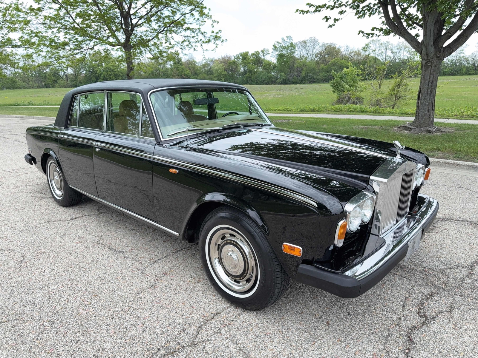 Rolls-Royce-Silver-Shadow-II-1979-Sedan-17