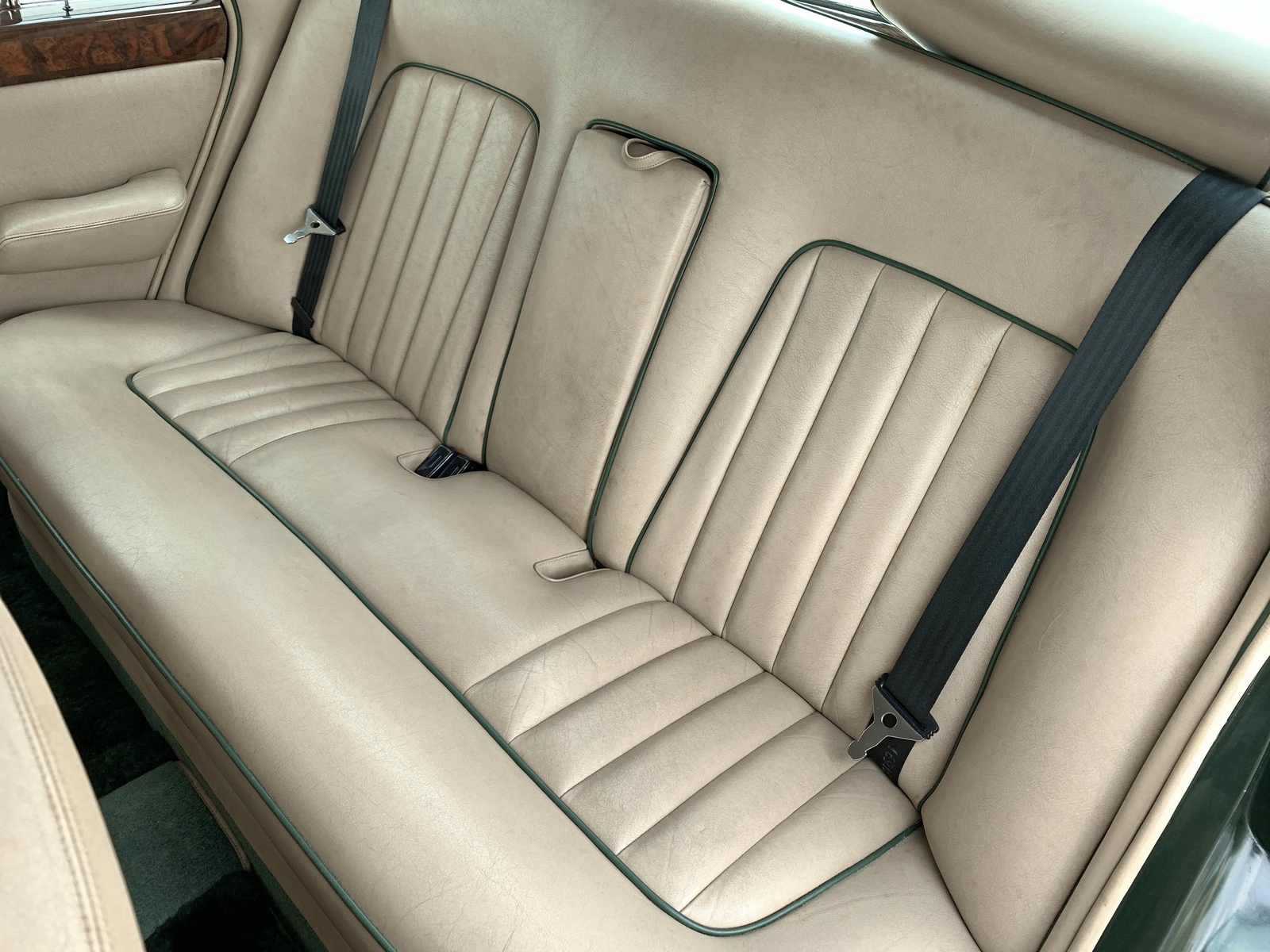 Rolls-Royce-Silver-Shadow-II-1979-Sedan-23