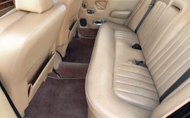 Rolls-Royce-Silver-Shadow-II-1979-Sedan-24