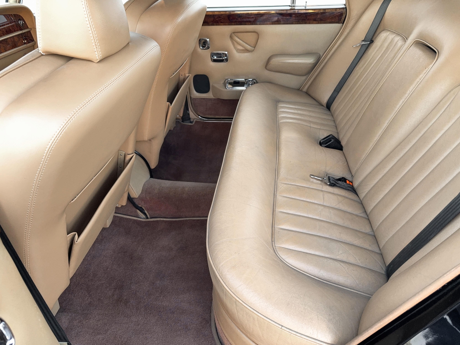 Rolls-Royce-Silver-Shadow-II-1979-Sedan-24