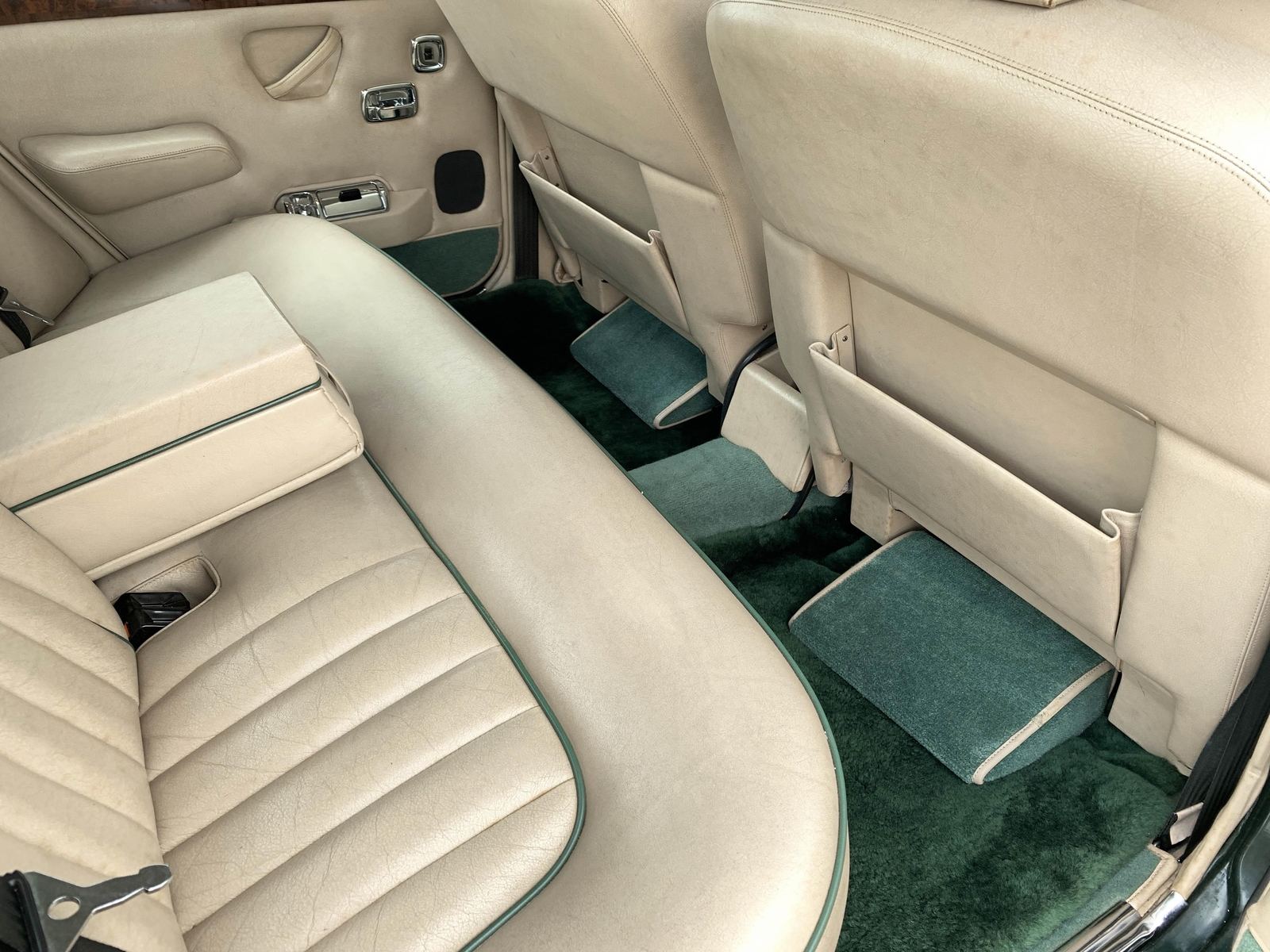 Rolls-Royce-Silver-Shadow-II-1979-Sedan-25