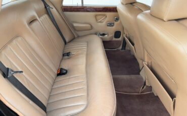 Rolls-Royce-Silver-Shadow-II-1979-Sedan-27