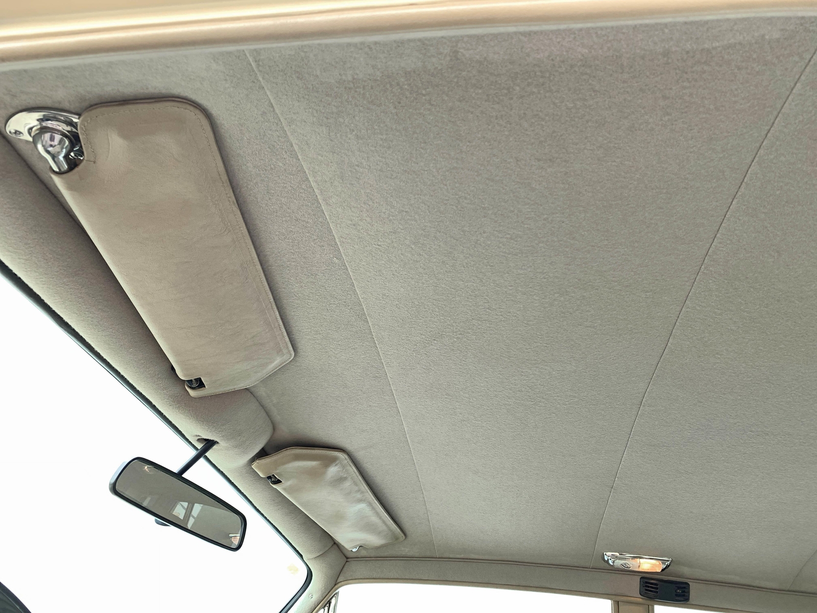 Rolls-Royce-Silver-Shadow-II-1979-Sedan-32