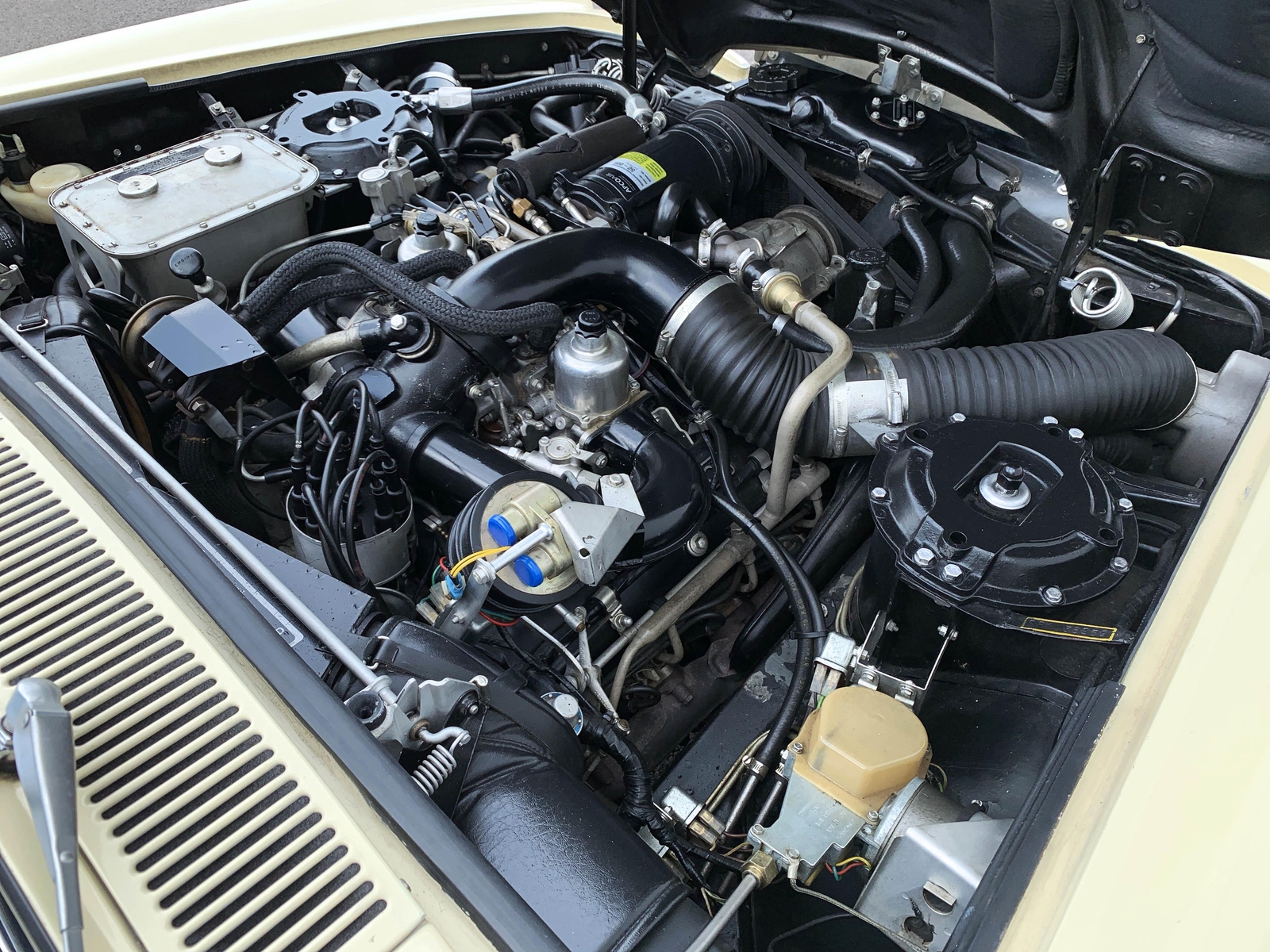 Rolls-Royce-Silver-Shadow-II-1979-Sedan-36