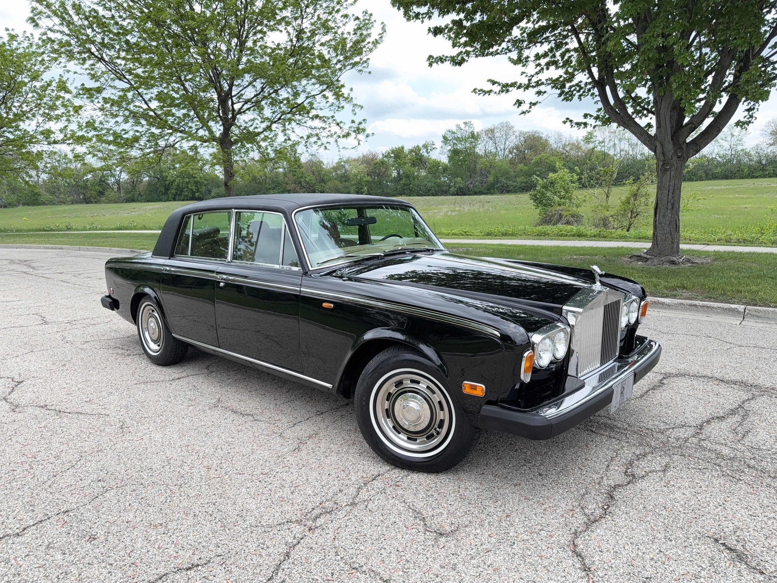 Rolls-Royce-Silver-Shadow-II-1979-Sedan-36