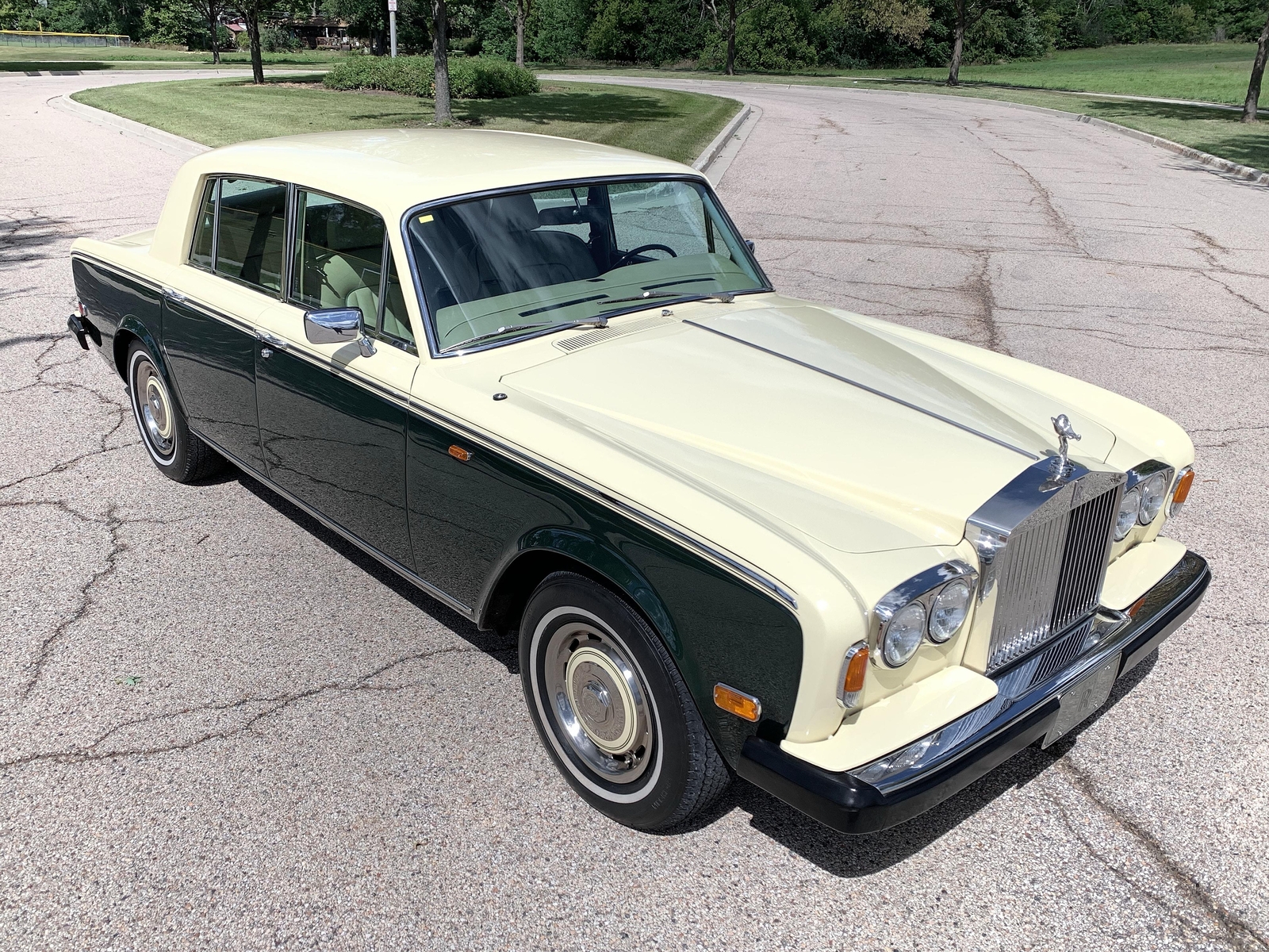 Rolls-Royce-Silver-Shadow-II-1979-Sedan-38