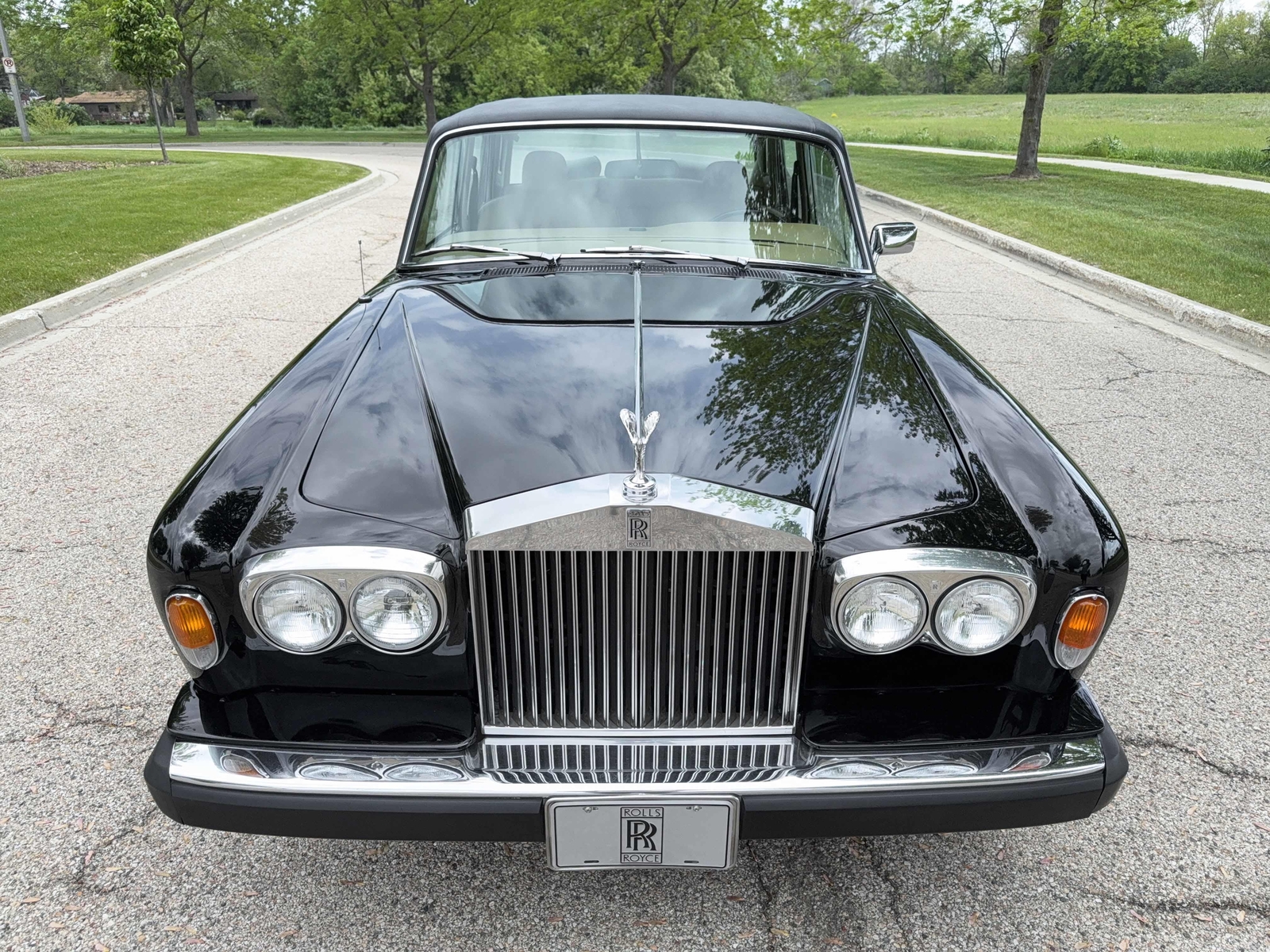 Rolls-Royce-Silver-Shadow-II-1979-Sedan-4