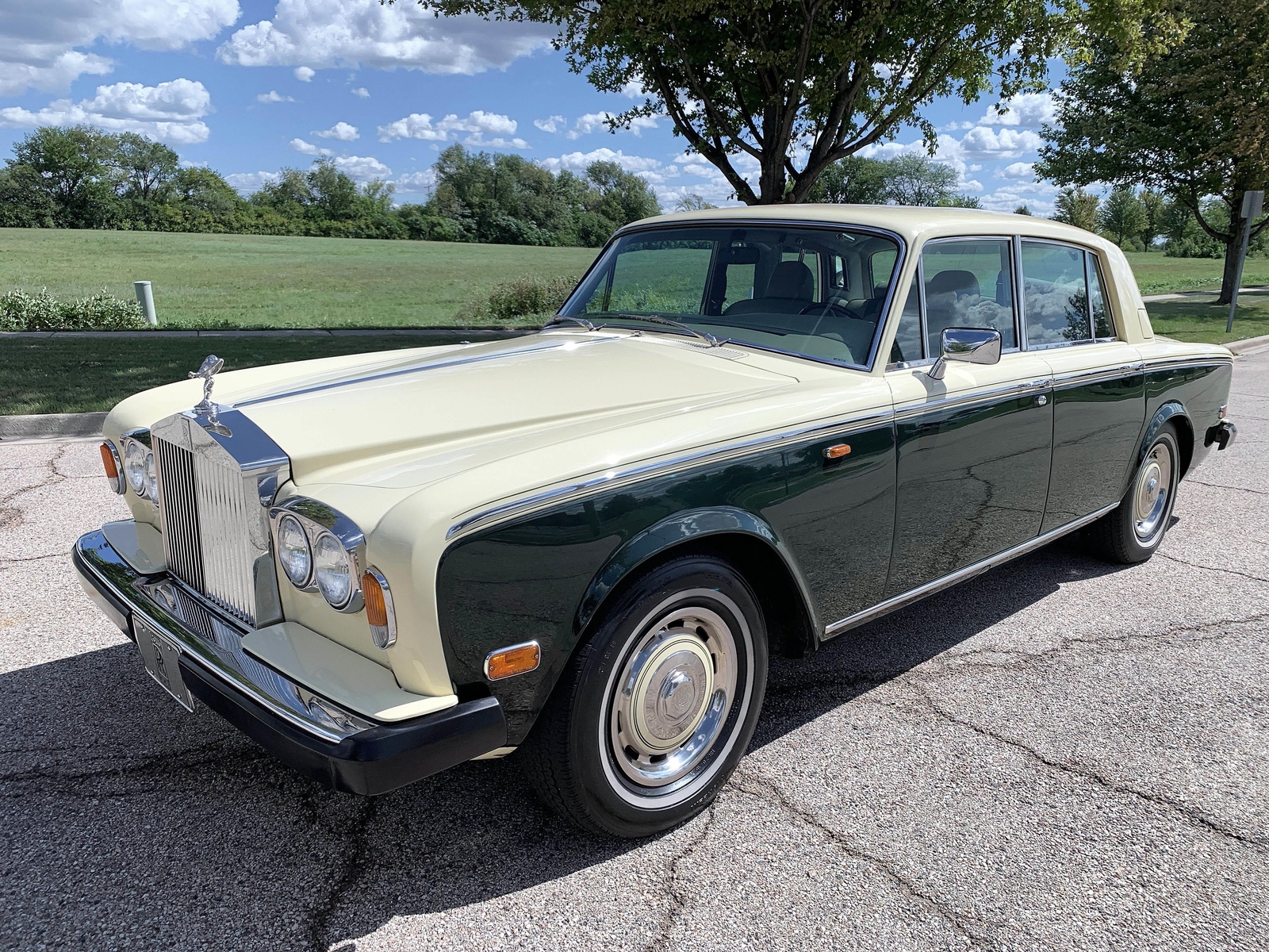 Rolls-Royce-Silver-Shadow-II-1979-Sedan-6