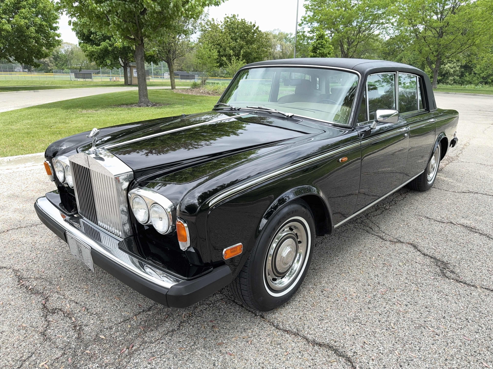 Rolls-Royce-Silver-Shadow-II-1979-Sedan-7