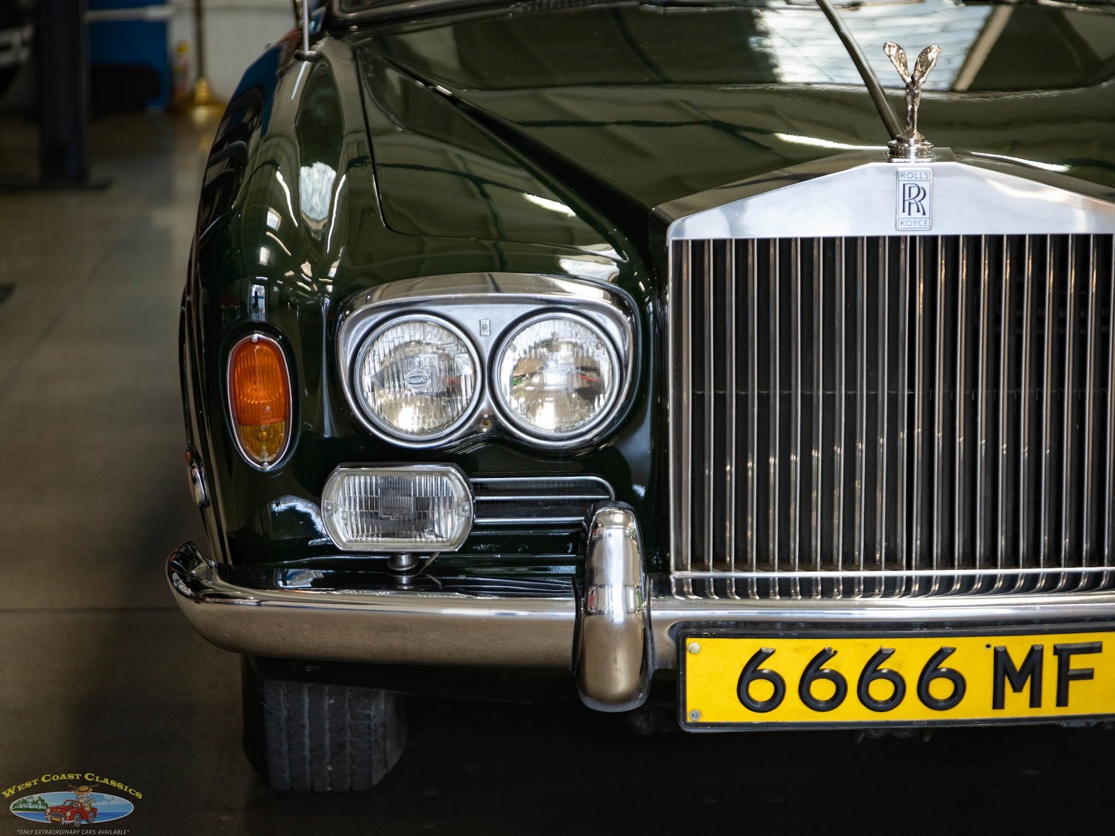 Rolls-Royce-Silver-Shadow-Mulliner-Park-Ward-1969-2-Door-Coupe-14