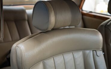 Rolls-Royce-Silver-Shadow-Mulliner-Park-Ward-1969-2-Door-Coupe-29