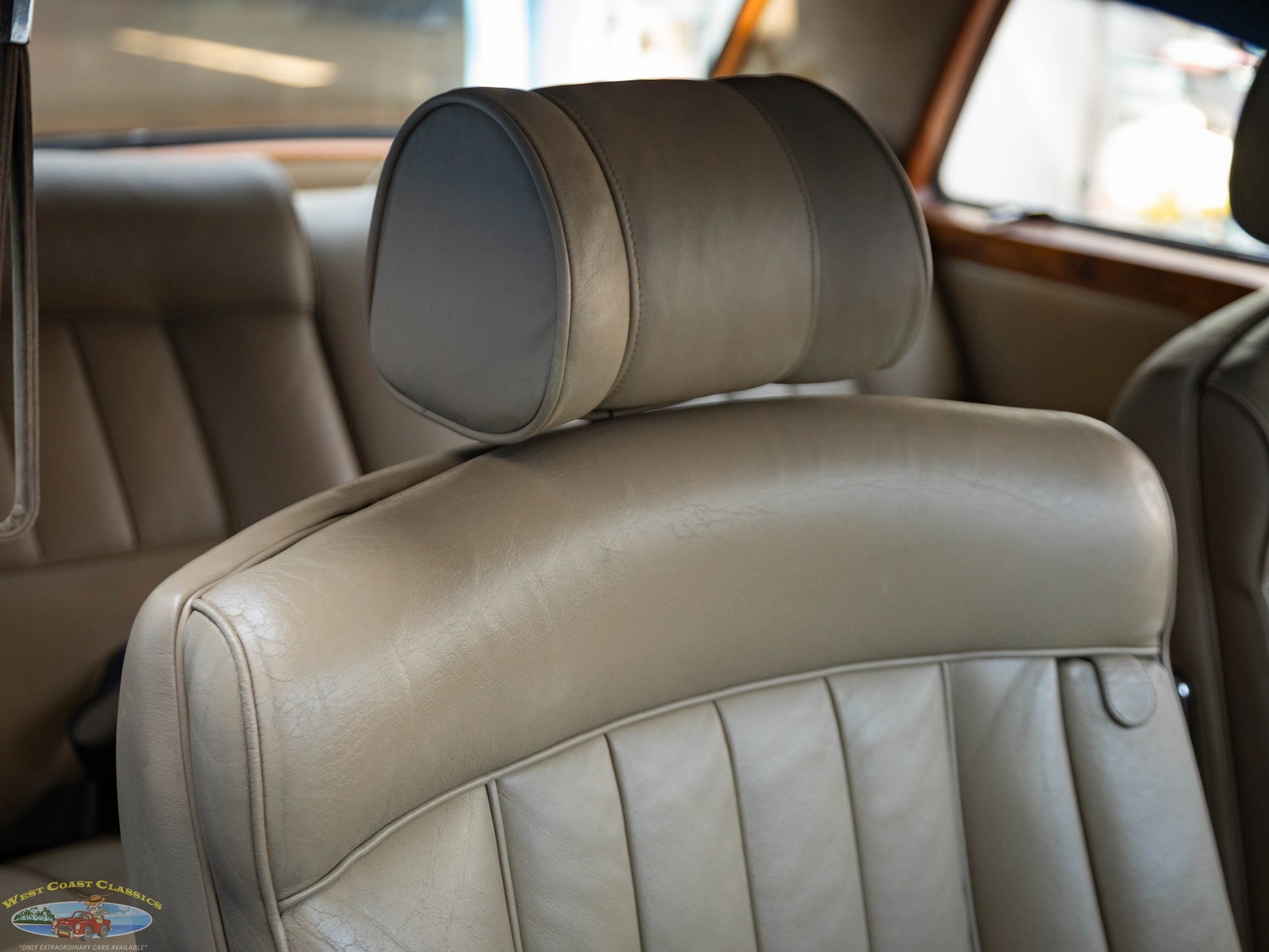 Rolls-Royce-Silver-Shadow-Mulliner-Park-Ward-1969-2-Door-Coupe-29