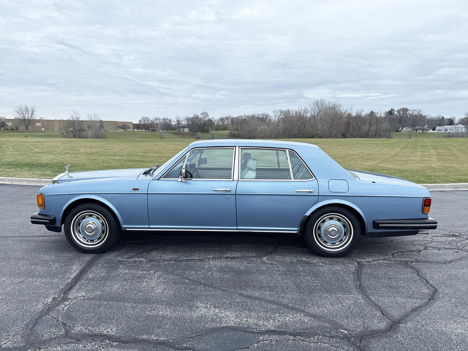 Rolls-Royce-Silver-SpiritSpurDawn-1987-9