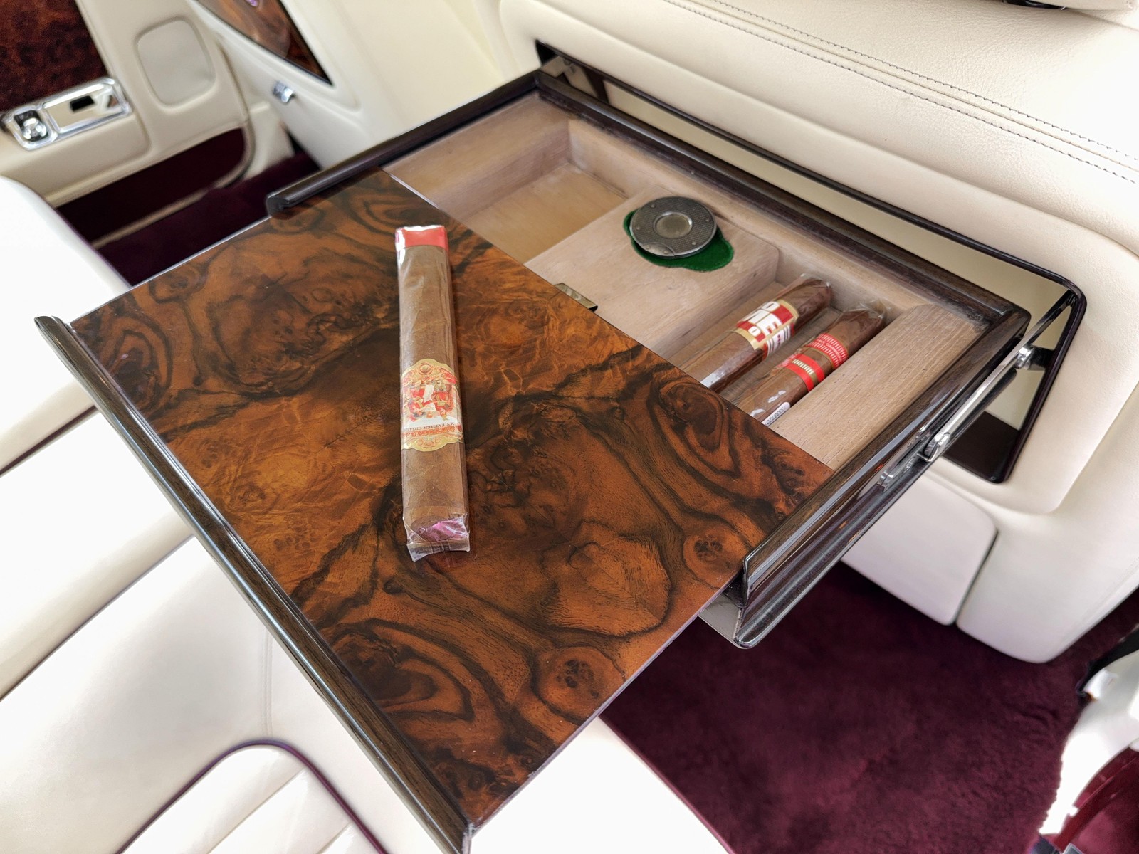 Rolls-Royce-Silver-SpiritSpurDawn-1990-27