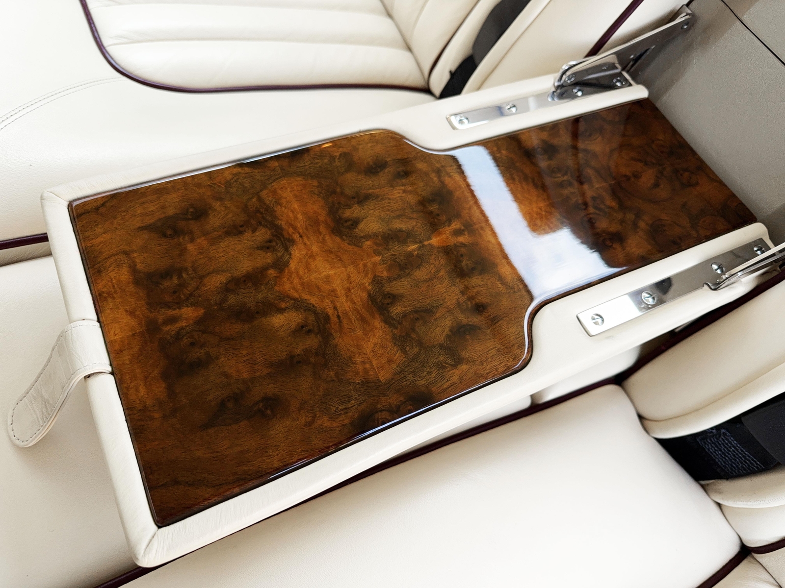 Rolls-Royce-Silver-SpiritSpurDawn-1990-30