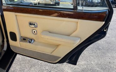 Rolls-Royce-Silver-Spur-1985-Sedan-12