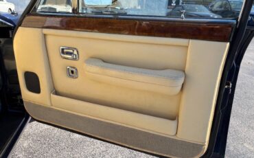 Rolls-Royce-Silver-Spur-1985-Sedan-14