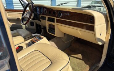 Rolls-Royce-Silver-Spur-1985-Sedan-15