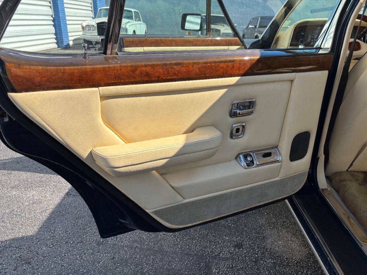 Rolls-Royce-Silver-Spur-1985-Sedan-7