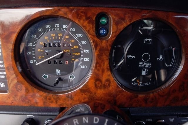 Rolls-Royce-Silver-Spur-1987-Sedan-12