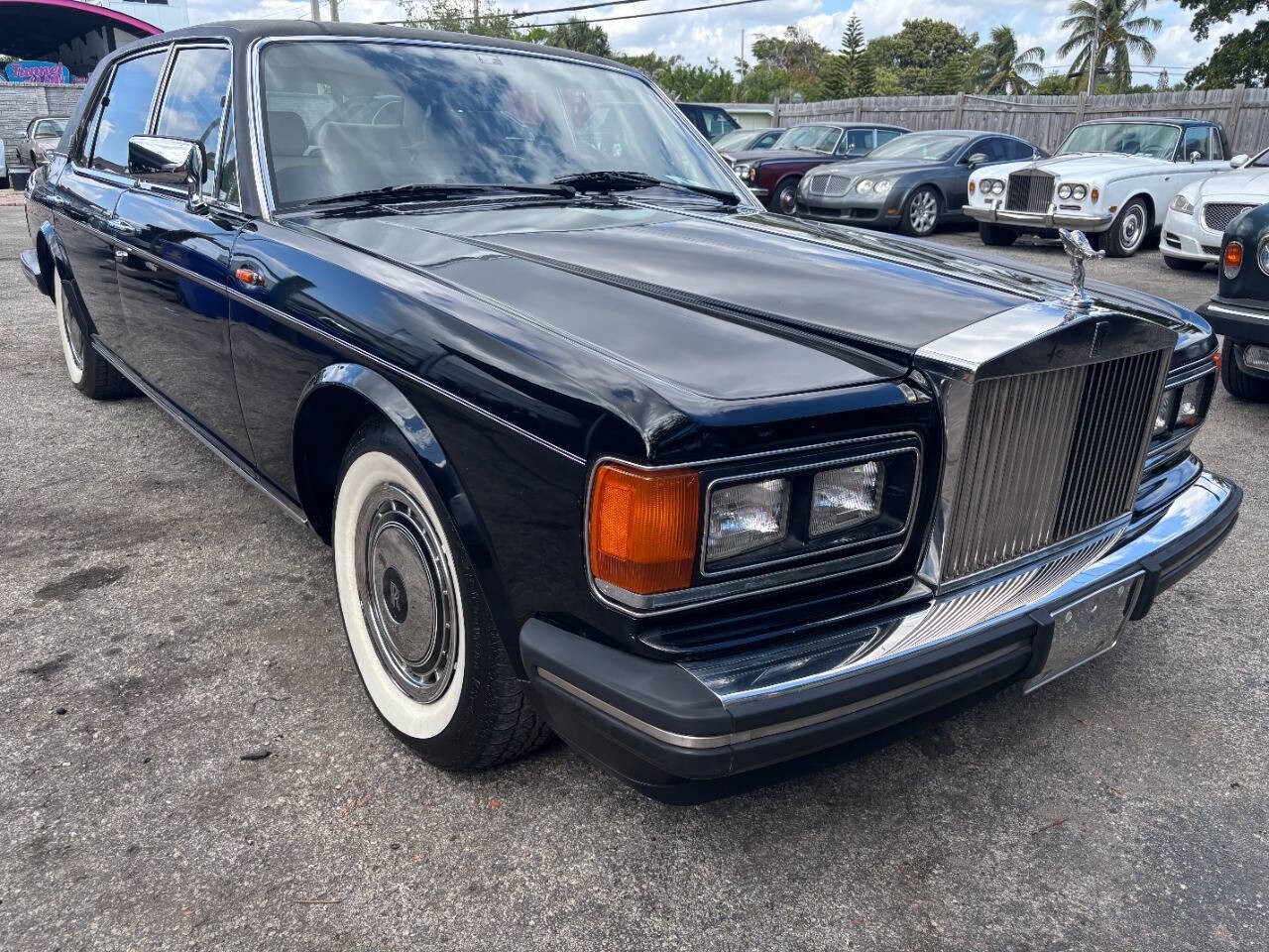 Rolls-Royce-Silver-Spur-1991-Sedan-1