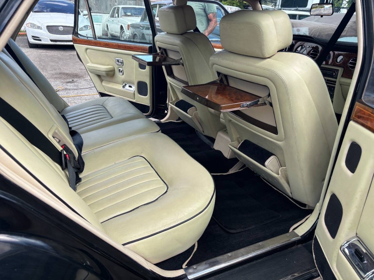 Rolls-Royce-Silver-Spur-1991-Sedan-11